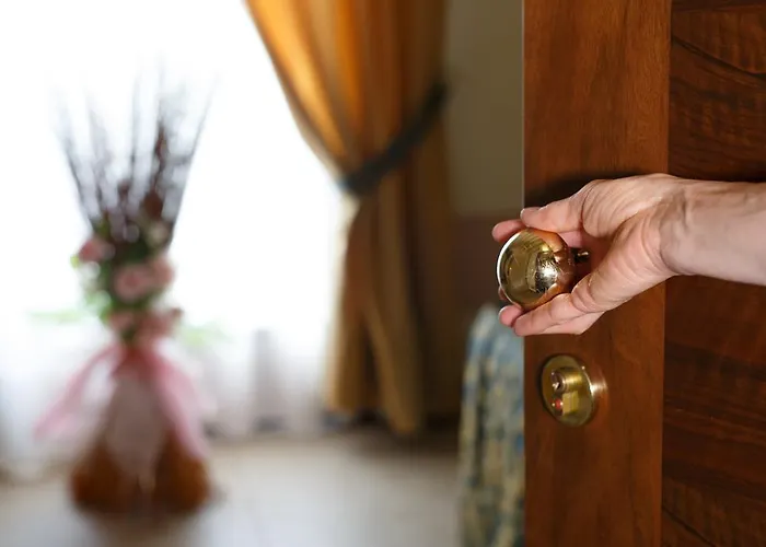 לינה וארוחת בוקר Sweet 4*